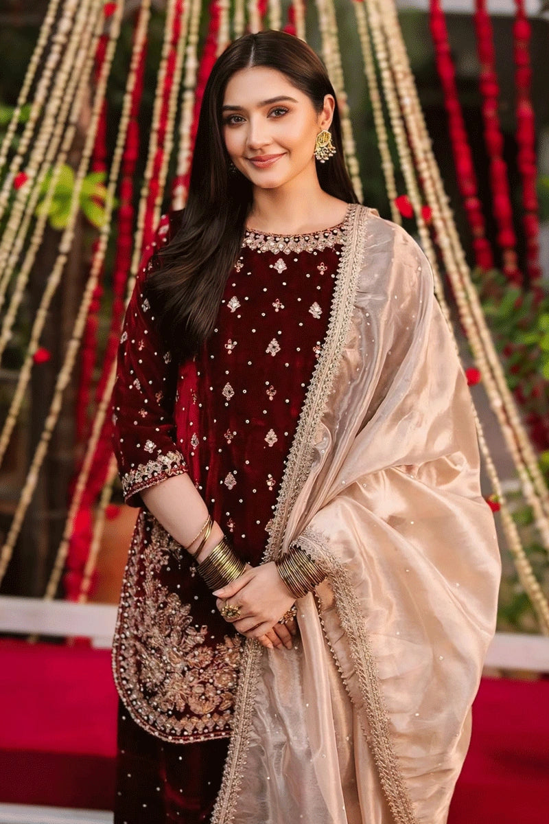 Pakistani Actress Dur-e-Fishan Saleem Maroon Color Velvet Dress For Sangeet - Anaya Designer Studio Maroon / L Pakistani Actress Dur-e-Fishan Saleem Maroon Color Velvet Dress For Sangeet - Anaya Designer Studio Maroon / L