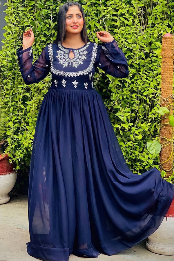Indian wedding guest outfit ideas 2021 girls - Anaya Designer Studio Indian wedding guest outfit ideas 2021 girls - Anaya Designer Studio