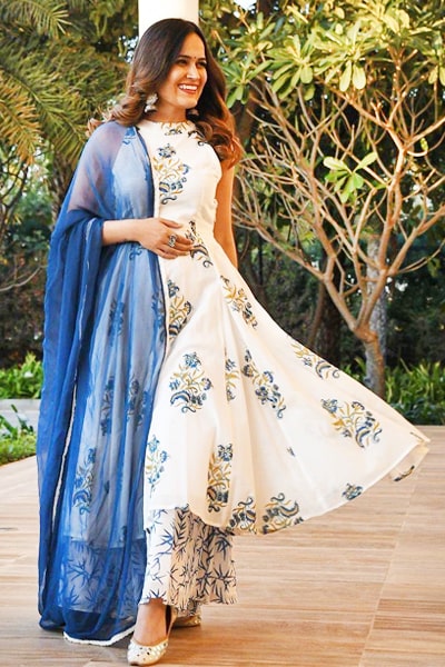 Party wear long frock design 2021 White Gown1