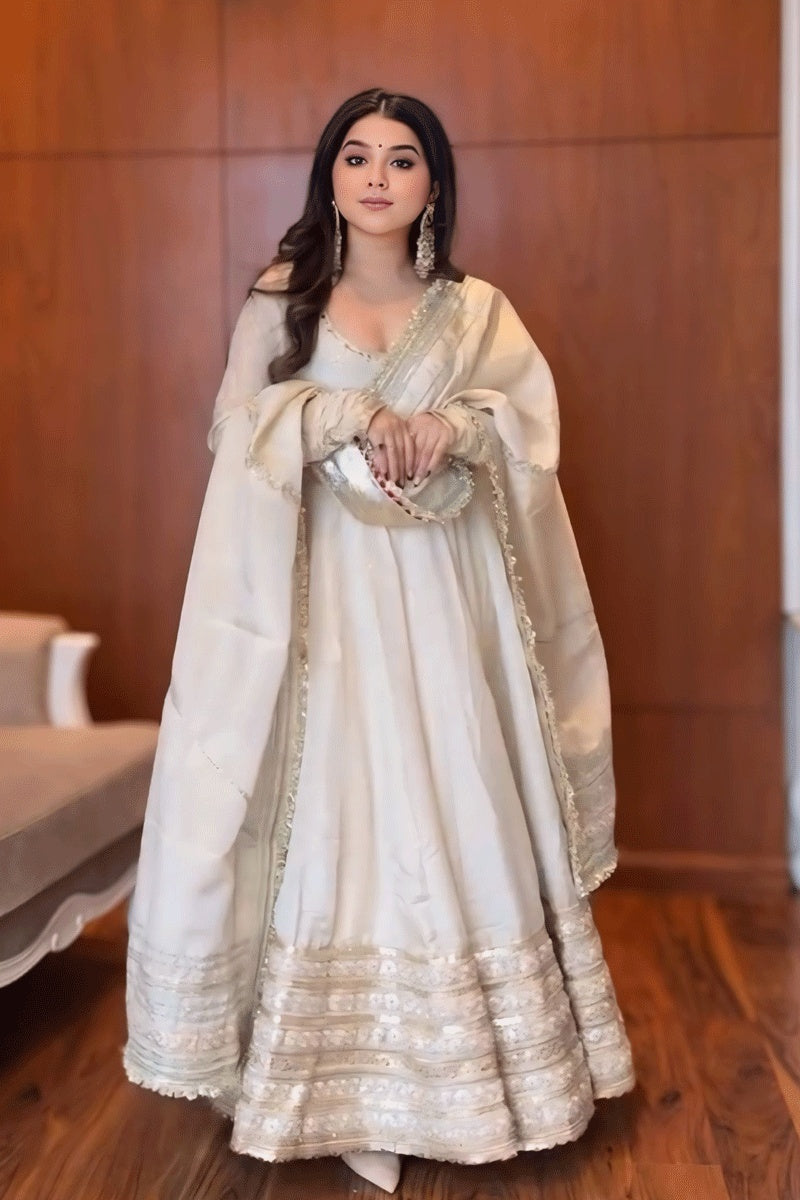 Reception Party Look In Heavy Flair Anarkali Suit For Teenage Girl