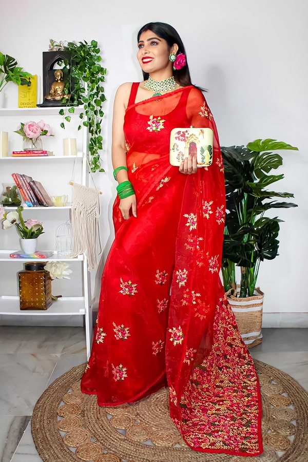Simple saree look for friend's wedding Red - Main Image