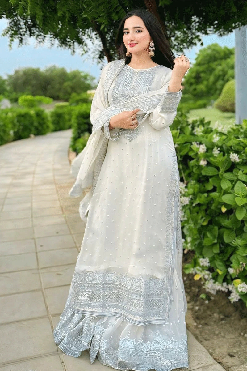 punjabi engagement dresses Engagement Punjabi Suits: Buy Punjabi Suits for Engagement Online at Indian Cloth Store