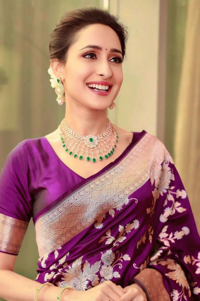 Indian Actress Pragya Jaiswal Pink Colour Saree