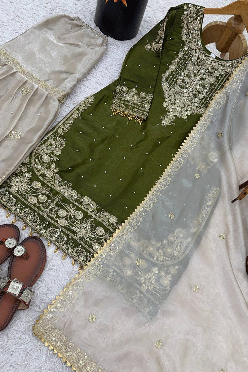 Designer Mehendi Look