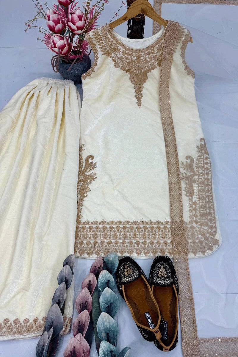 Elegant Off-White Outfit