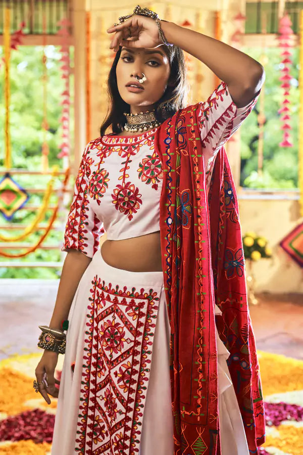 Kathiyawadi Chaniya Choli For Navratri