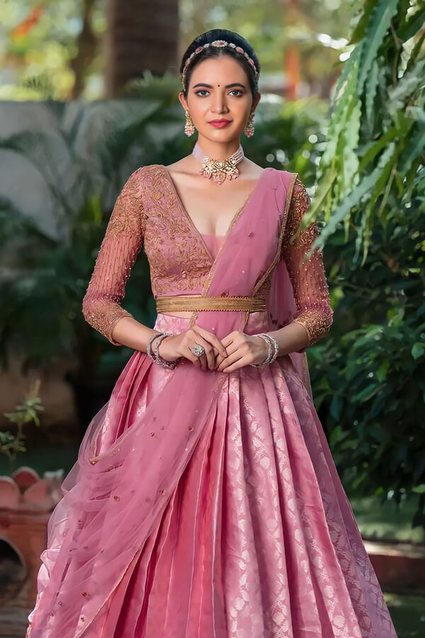 Modern Kerala Kasavu Half Saree For Girls - Anaya Designer Studio