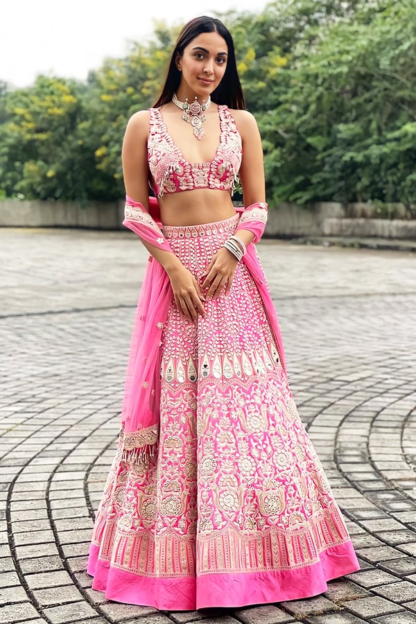 Kiara Advani New Pink Crop-top Lehenga For Bride Sister