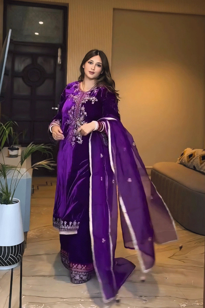 Long sleeves ethnic outfit