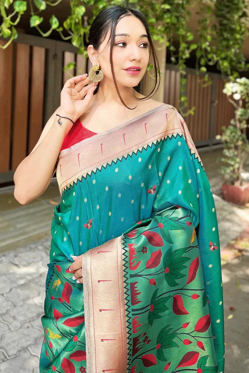 Marathi Paithani Saree Look For Wedding