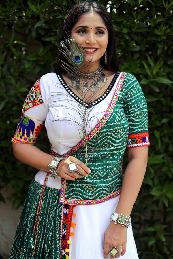 Traditional Chaniya Choli Blouse Design For Navratri Outfit Online