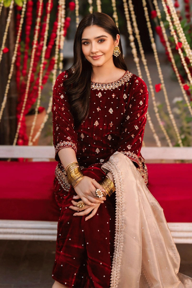 Pakistani Actress Dur-e-Fishan Saleem Maroon Color Velvet Dress For Sangeet - Anaya Designer Studio Maroon / L Pakistani Actress Dur-e-Fishan Saleem Maroon Color Velvet Dress For Sangeet - Anaya Designer Studio Maroon / L