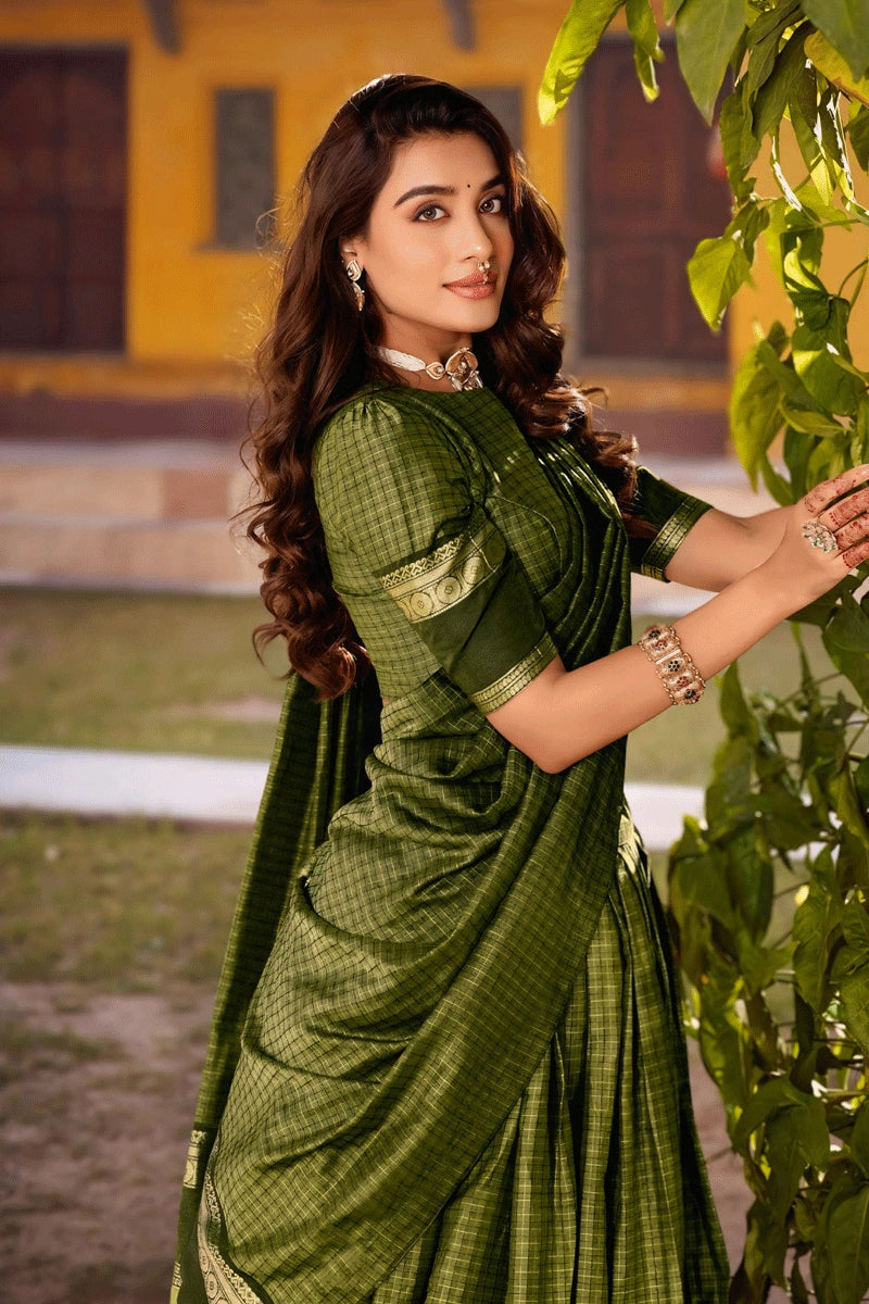 Zari weaving pavadai davani