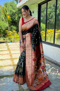 black paithani saree