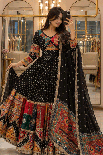 black bandhani lehenga 