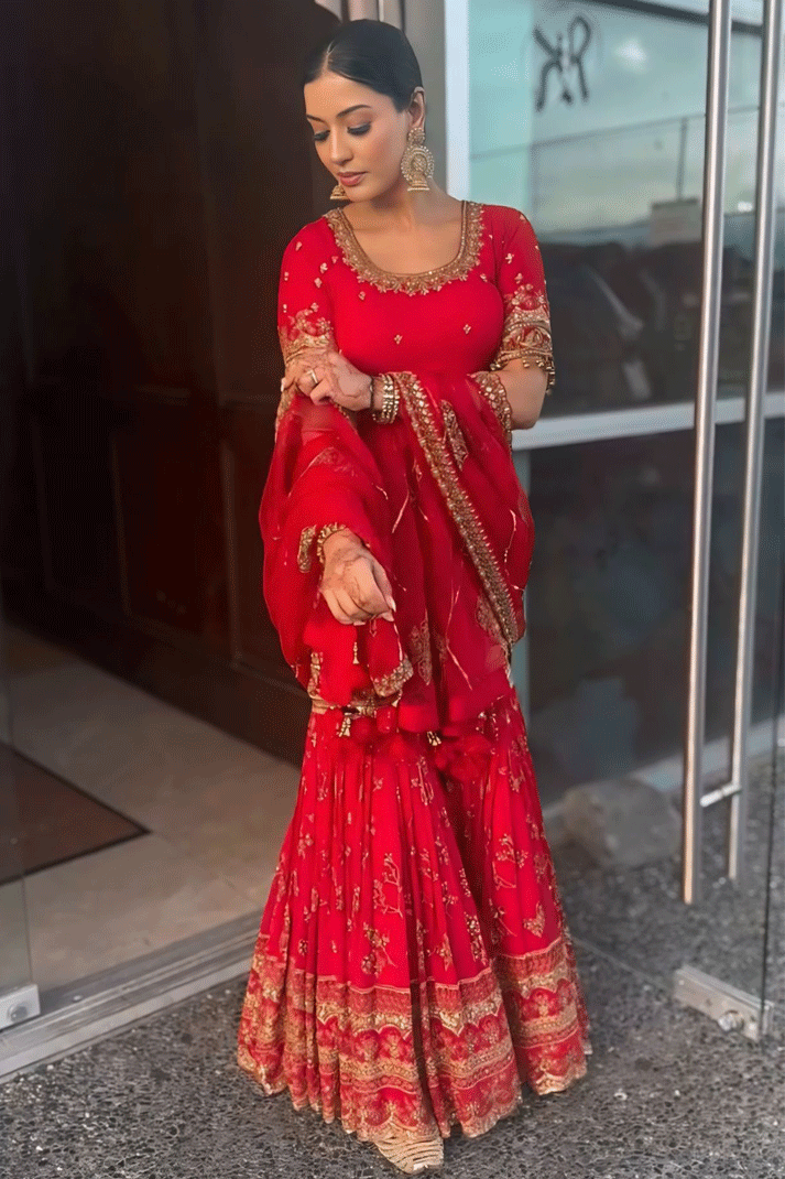 karwa chauth dress for ladies Karwa Chauth Dresses: Buy Karwa Chauth Special Sarees, Red Suits Online