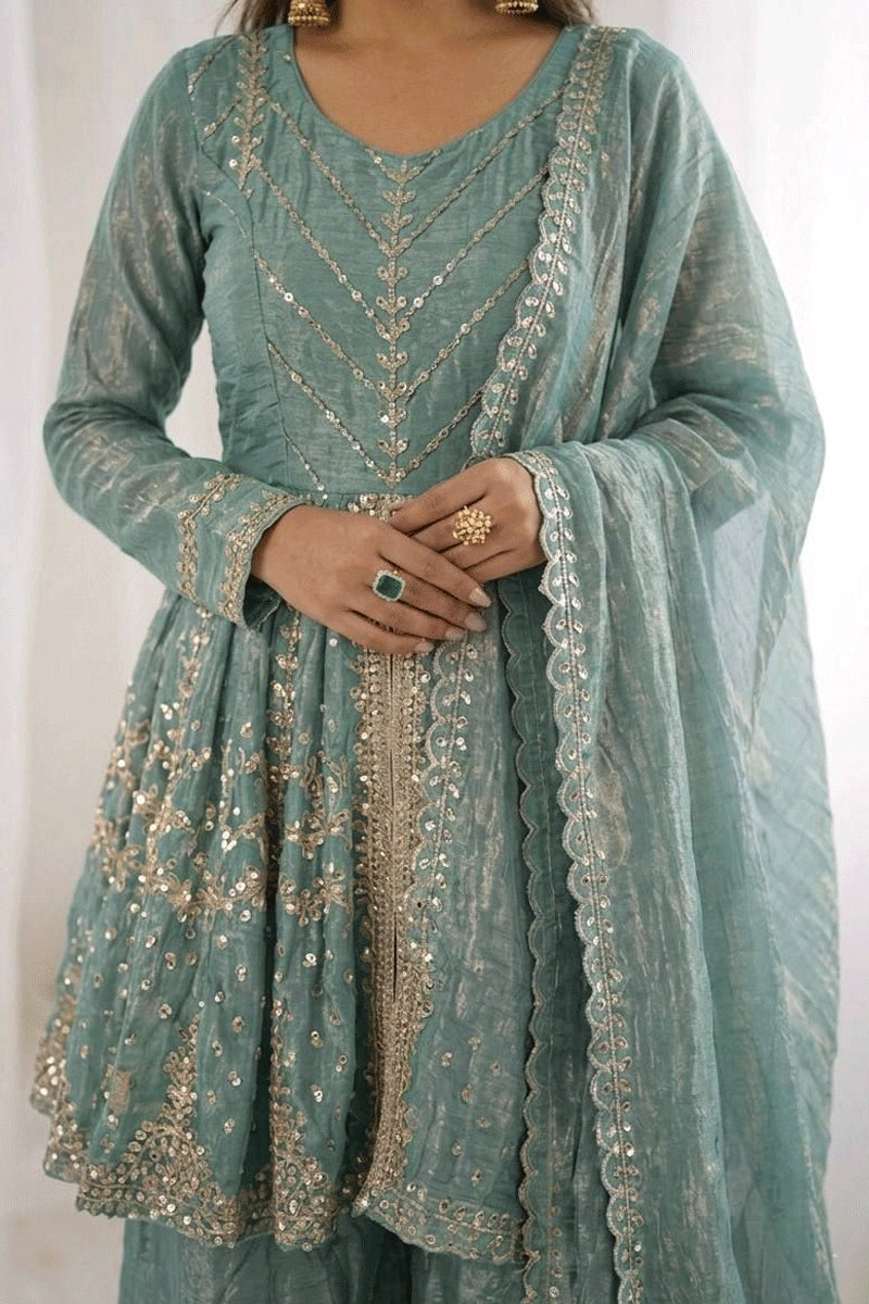 fashionable embroidered suit set
