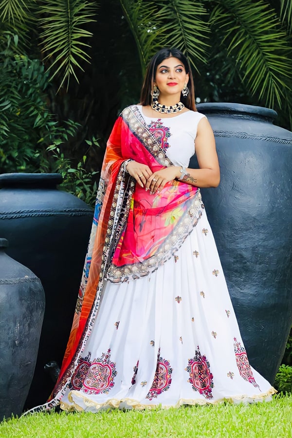 designer dress for sister wedding Stunning Indian Wedding Dresses For Brides' Sisters
