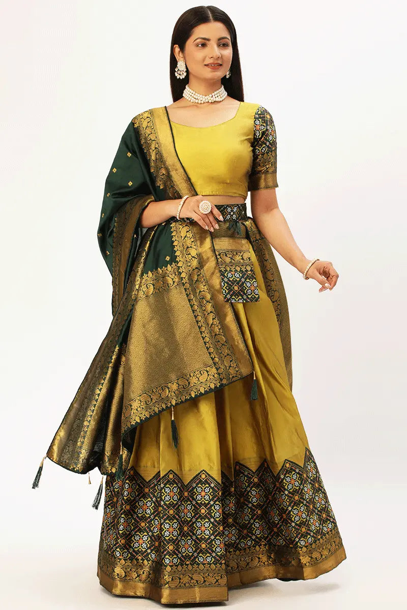 lehenga half saree designs with green dupatta