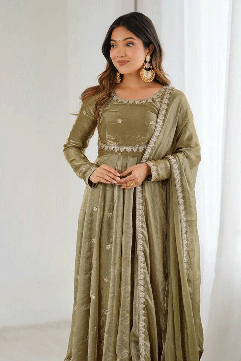 brother mehendi rasam anarkali suit