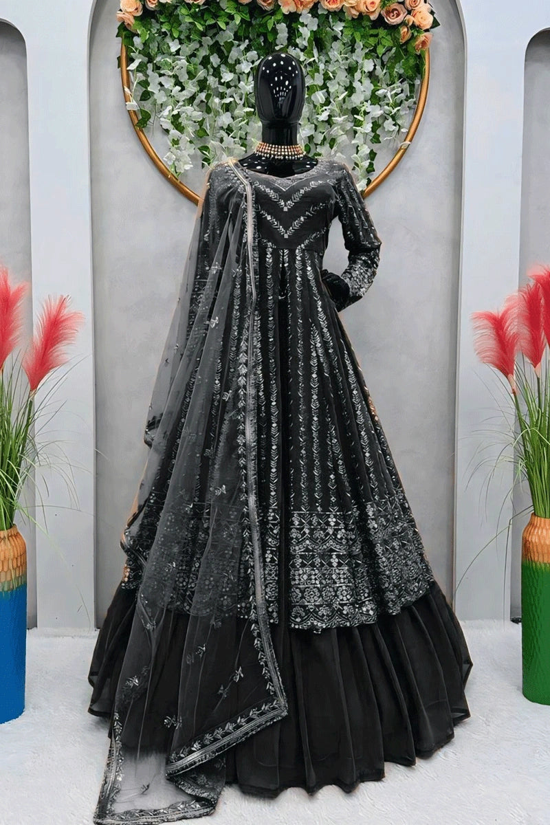 yankita kapoor black colour gown for navratri