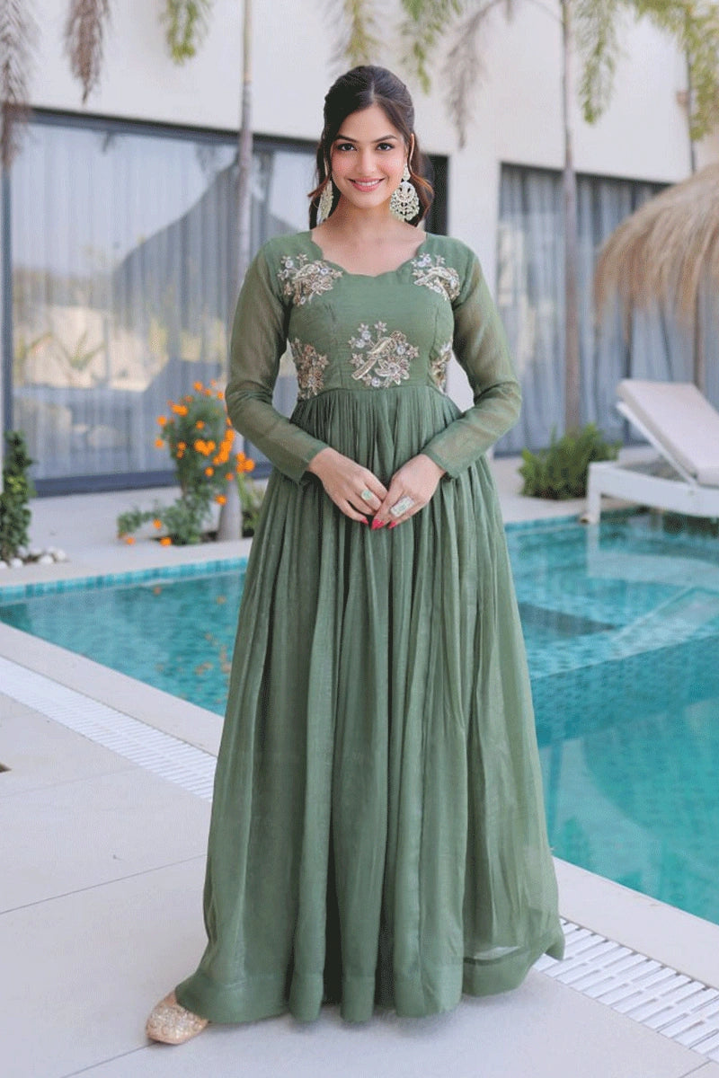 long sleeves embroidery gown