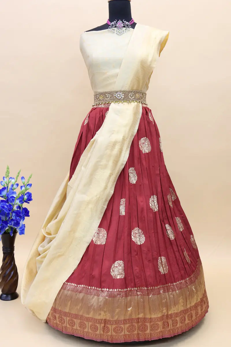 narayanpet dress designs Handloom Narayanpet Anarkali Dress: Green Cotton Kurta With Embroidered Border
