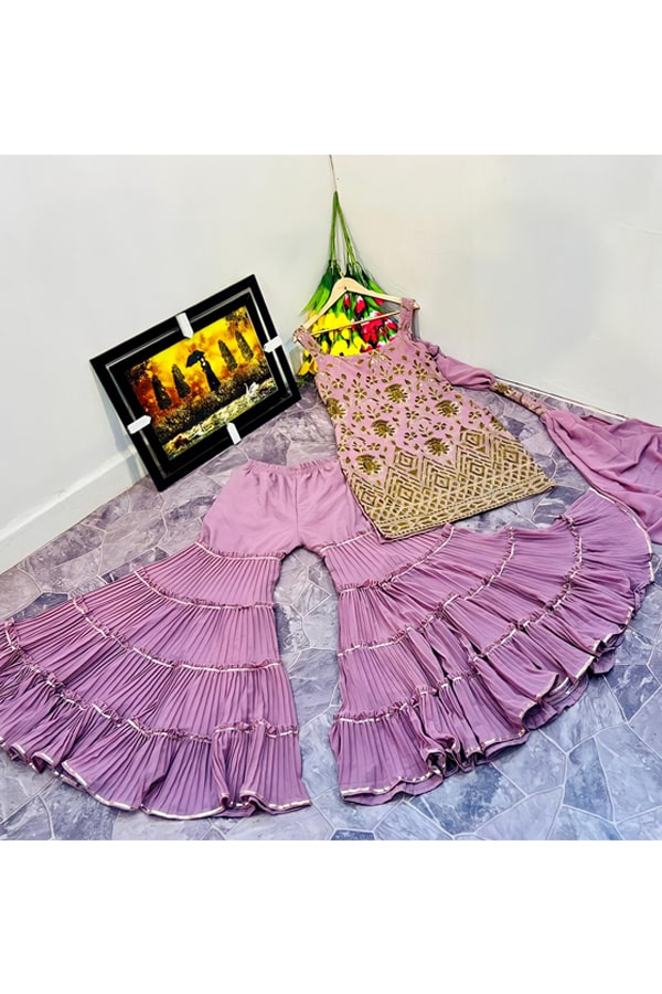 Sharara in seta Chinon ricamata: Dupatta con rivetti Sharara in seta Chinon ricamata: Dupatta con rivetti