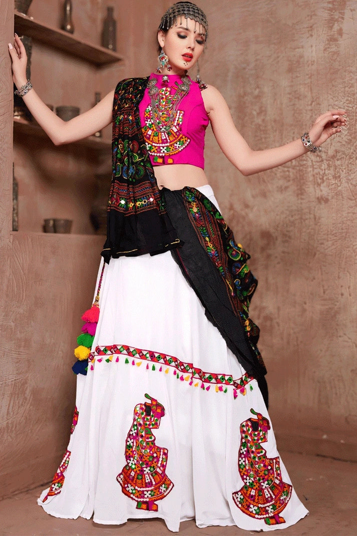 white chaniya choli with black heavy dupatta