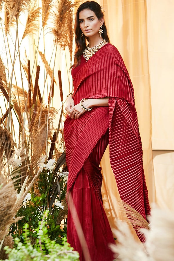 Simple designer sarees for wedding party Red 2021