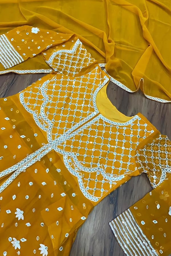 Kareena kapoor khan yellow Gown dress buy (2)