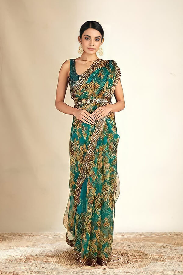 Modern designer saree for Wedding Reception online.