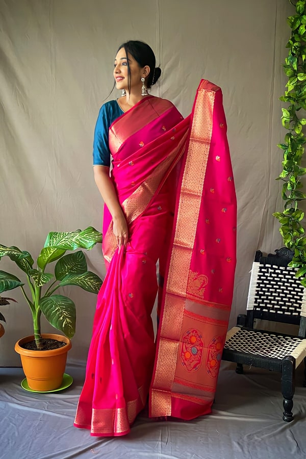 Simple Marathi look in paithani saree pink