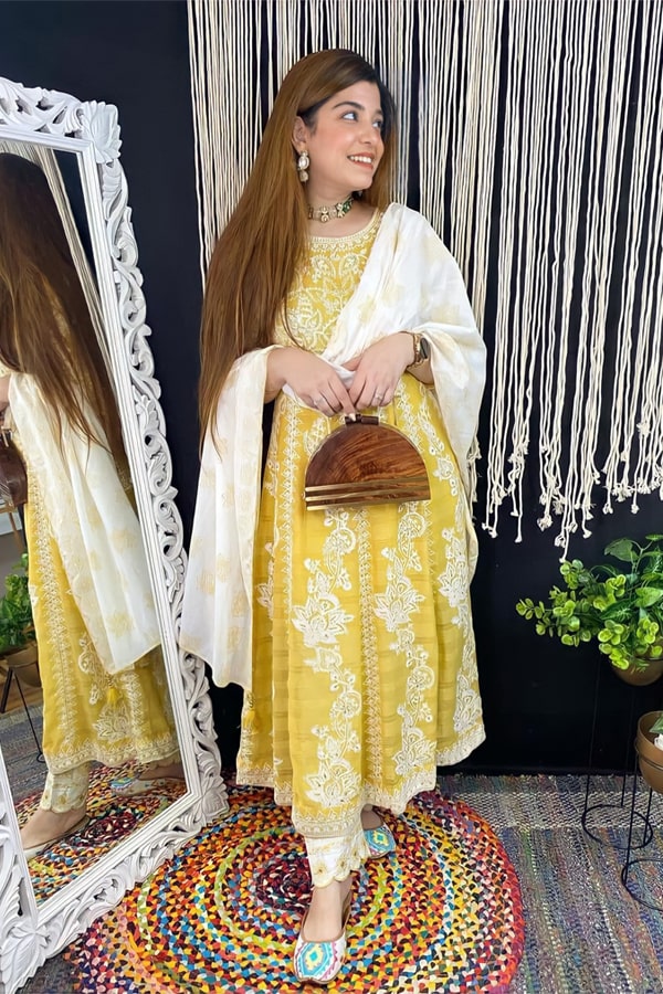 latest kurti design images 2021 for girl yellow