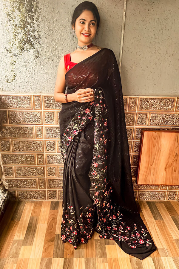 Priyanka Bose | Graceful Looks In Sarees | HerZindagi