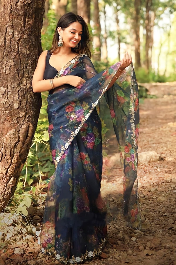 Ideas To Transform Plain Saree With Floral Blouses – South India Fashion