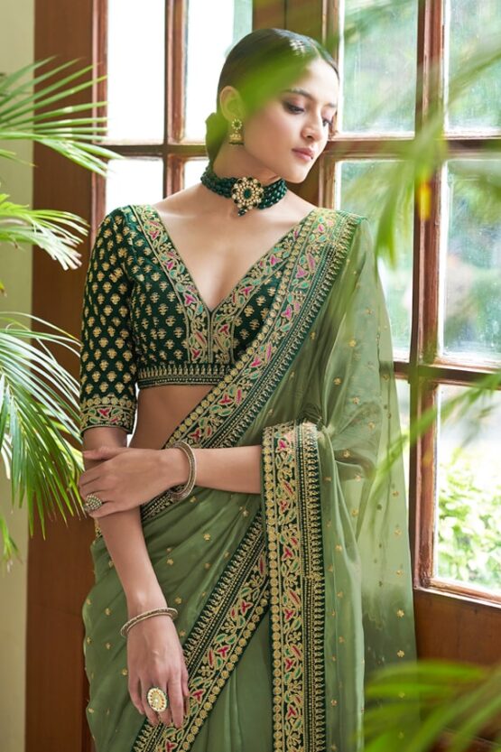 Designer sarees for Wedding Party online
