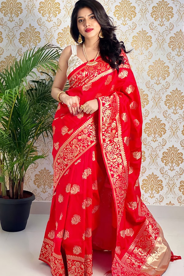 red banarasi saree for wedding