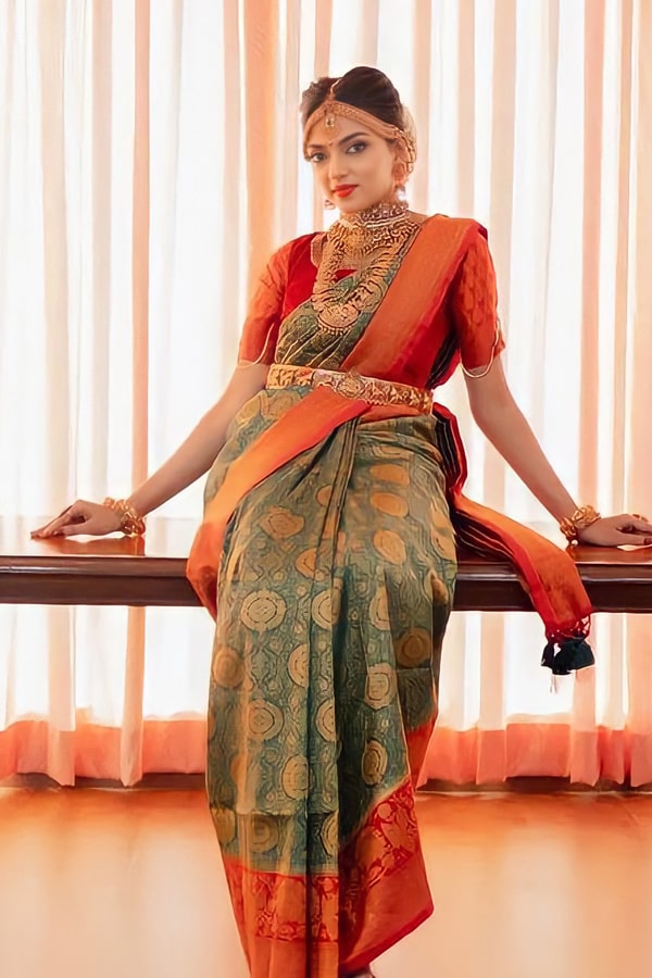 Red Saree in Paithani Silk for Women - Clothsvilla