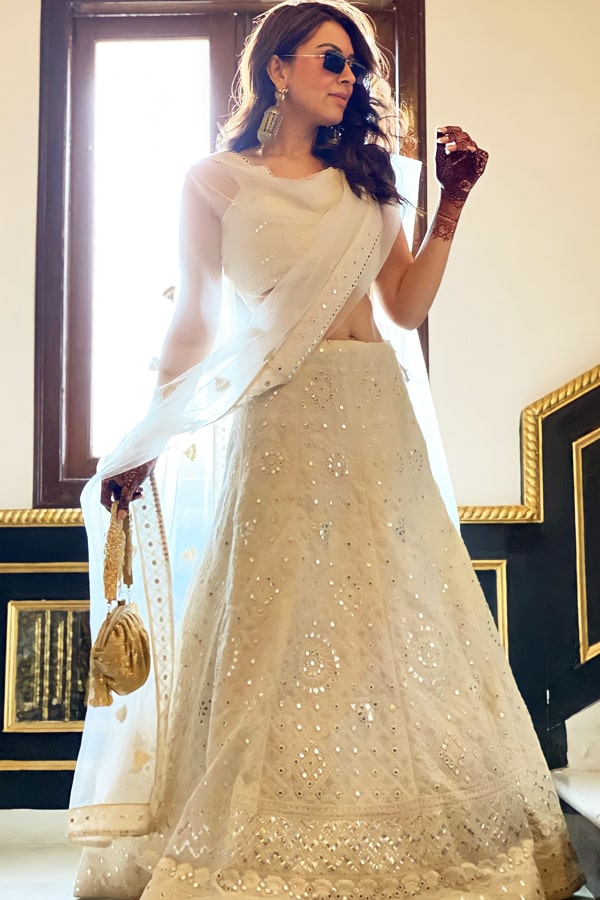 High-waisted lehenga | Indian bridal wear, Indian dresses, Indian fashion