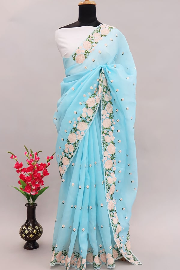 Designer Saree Look For Party