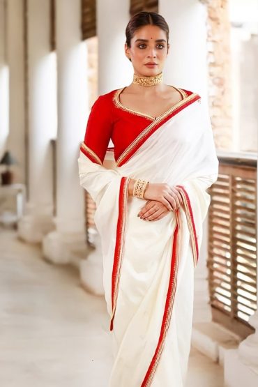 Red And White Saree For Durga Puja