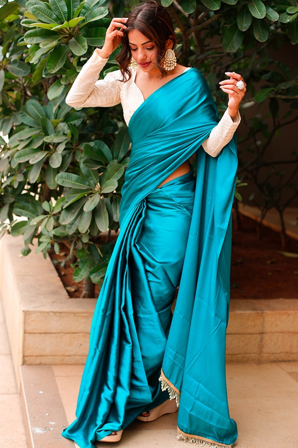Discover more than 75 farewell party saree look super hot