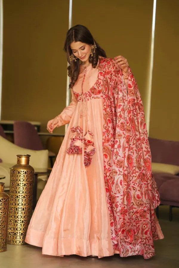 Partywear Dresses | Pakistani fancy dresses, Fancy dress design, Latest  fashion dresses