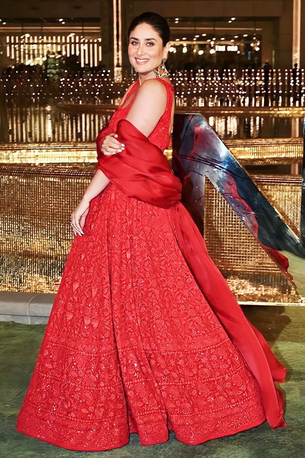 Sonam Kapoor's Red-Hued Luxurious Anuradha Vakil Wedding Lehenga 'Choli' Is  Displayed At The NMACC
